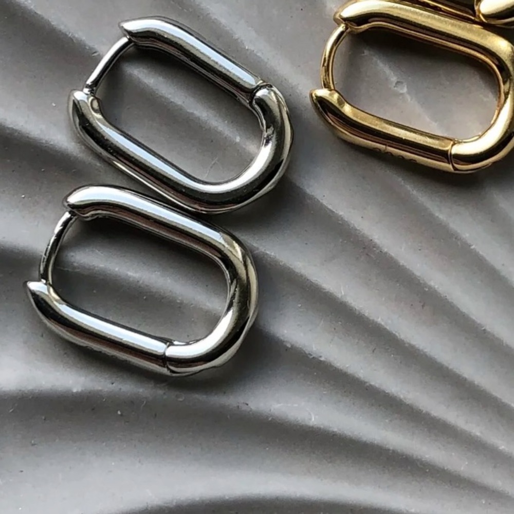 Ster.Silver small classic huggie earrings - Picture 4 of 4
